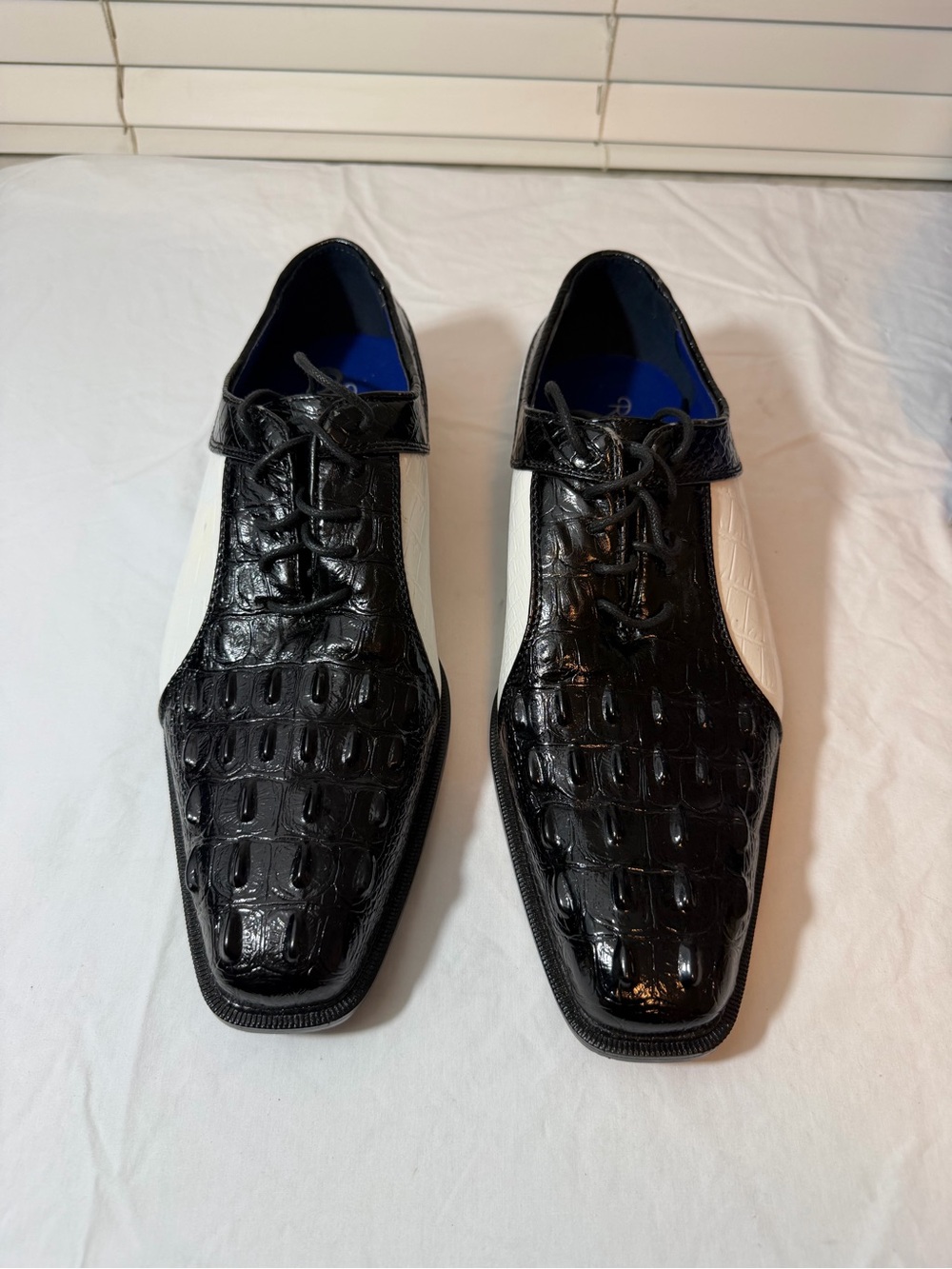 Men's Black and White Croc-Embossed Lace-Up Dress Oxfords